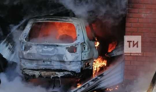 В Татарстане сгорел автомобиль