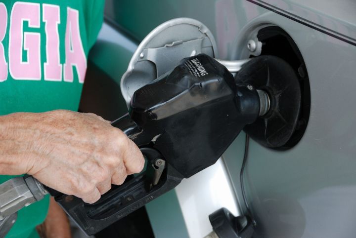 Эксперт предсказал рост цен на бензин в России