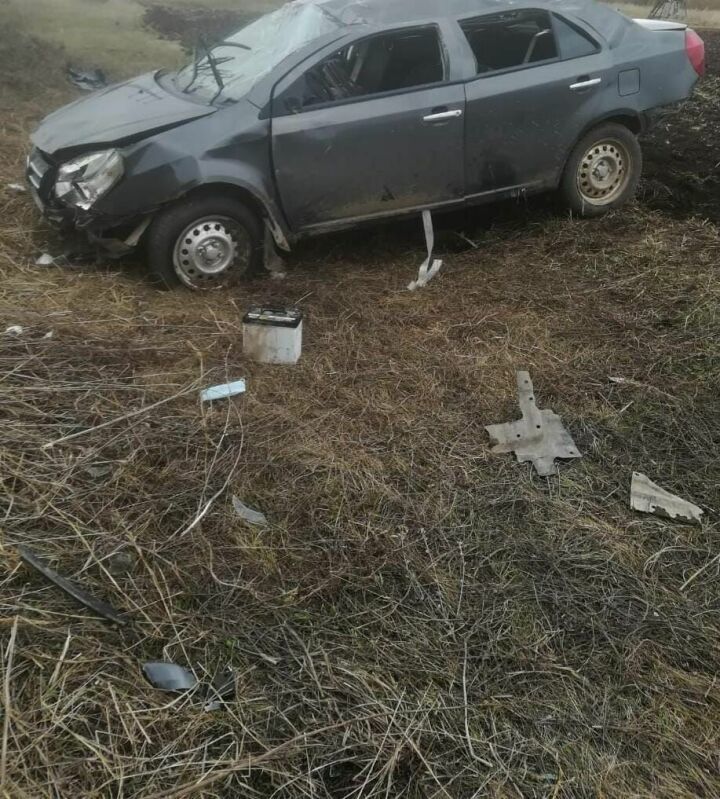 В Татарстане легковушка улетела в кювет, водитель разбил голову