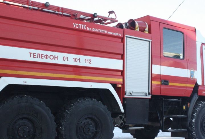 В Казани огнеборцы спасли мужчину из горящей квартиры