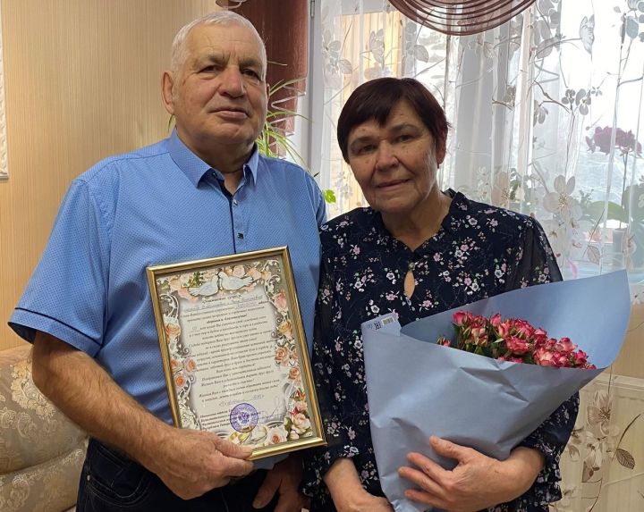 Семья Буренковых уже 50 лет живут в мире и согласии