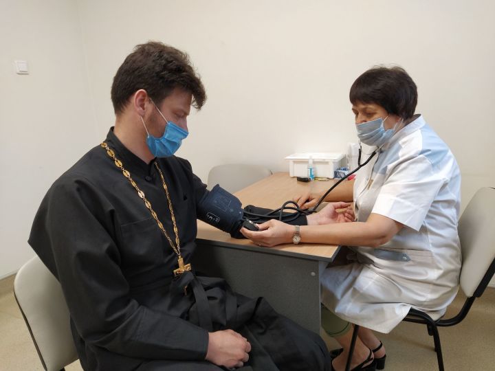 Священнослужители Чистополя вакцинировались от коронавируса