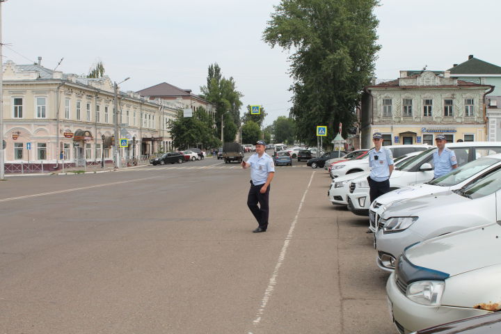 За невключенные поворотники оштрафовали 9 чистопольских водителей