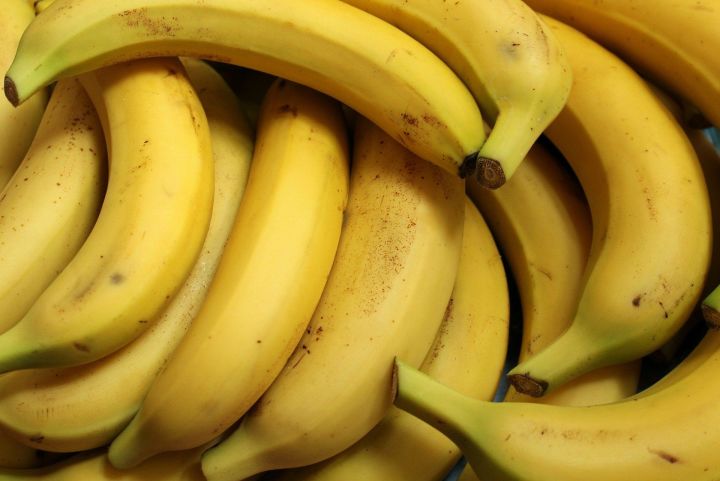 Врач рассказала, какого цвета бананы более полезны