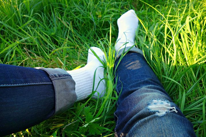 Как отстирать белые носки: народные методы
