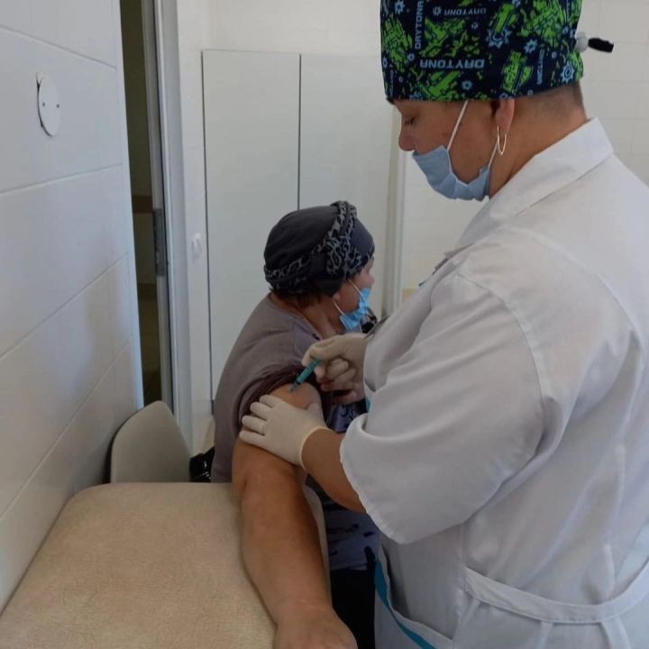 В Чистопольском районе вакцинировано от COVID-19  более 82% населения от общего плана