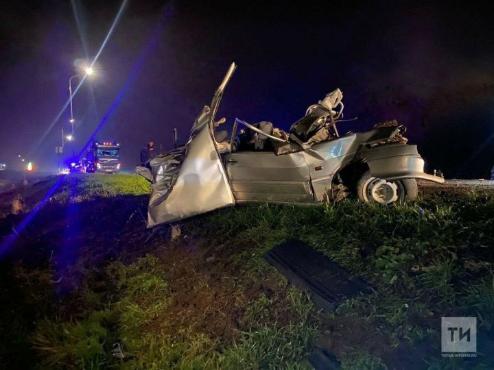 В Мензелинском районе в ДТП с легковушкой и фурой погибла девушка-водитель