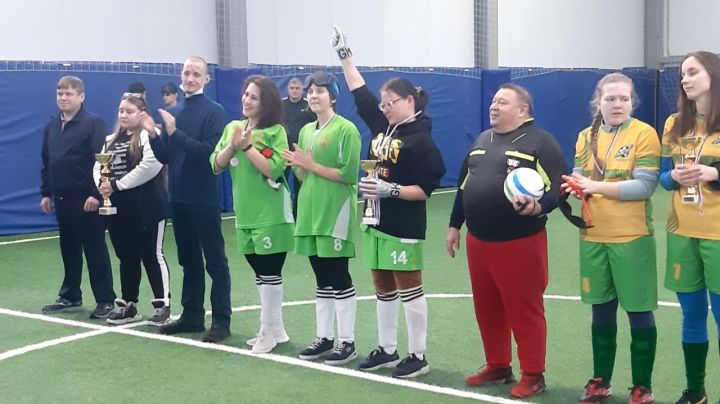 В составе татарстанского футбольного клуба слепых чистопольские спортсменки заняли второе место на всероссийских соревнованиях
