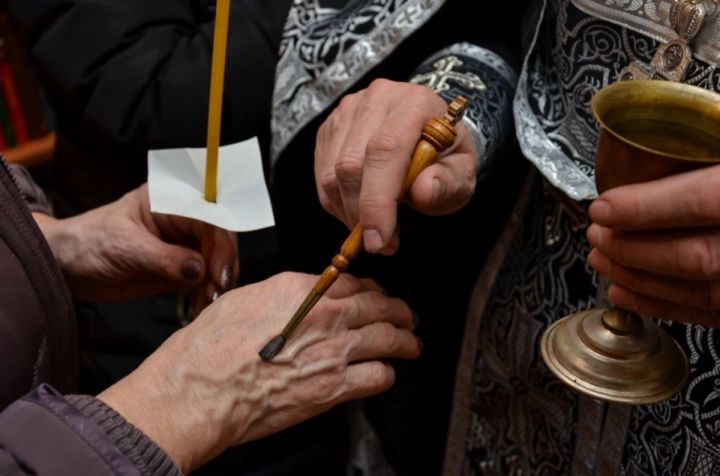 В храмах Чистопольской епархии состоится  Соборование, таинство Елеосвящения