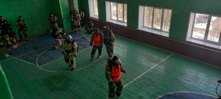 Чистопольские пожарные сыграли в Fireball в боевой экипировке