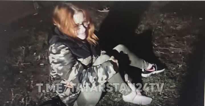 В Казани пьяная  девушка пыталась залезть домой, но выпала из окна