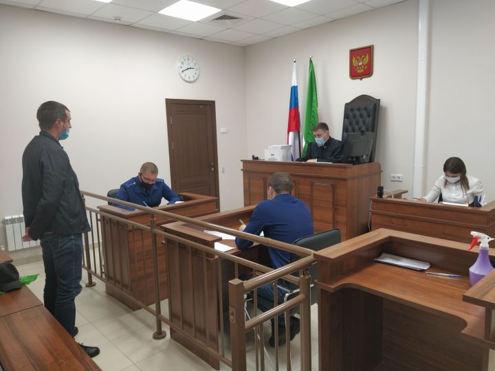 Из зала Чистопольского суда: мошеннику, который обманул 13 человек, вынесли приговор