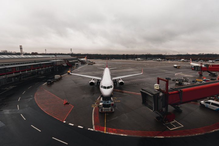 Росавиация вновь продлила ограничения полетов в 11 аэропортов