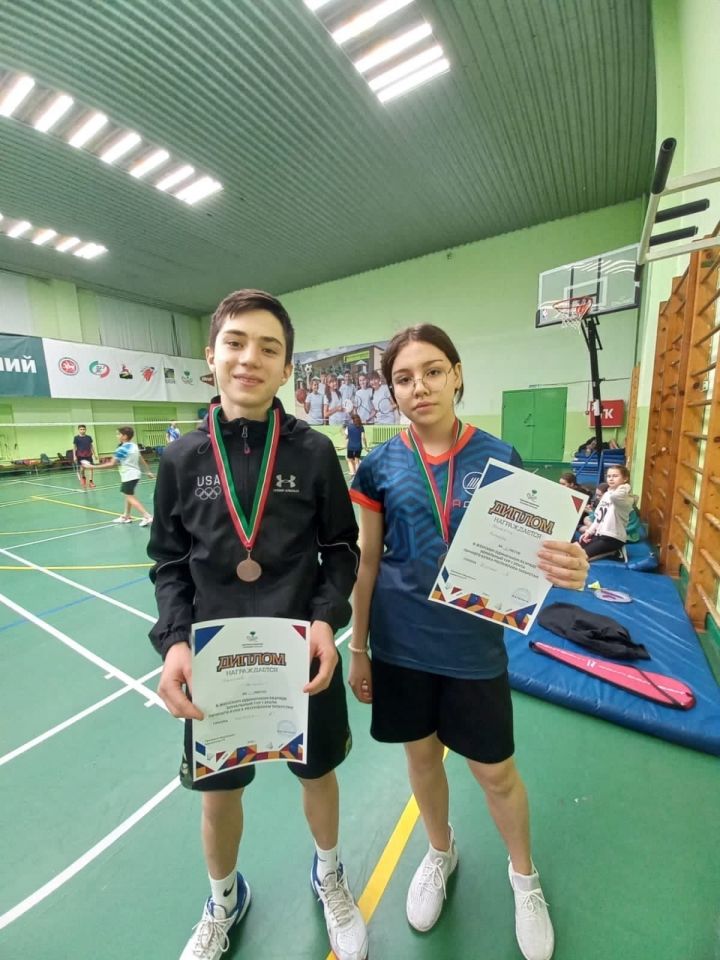 Золото, бронза: чистопольские бадминтонисты успешно выступили в соревнованиях