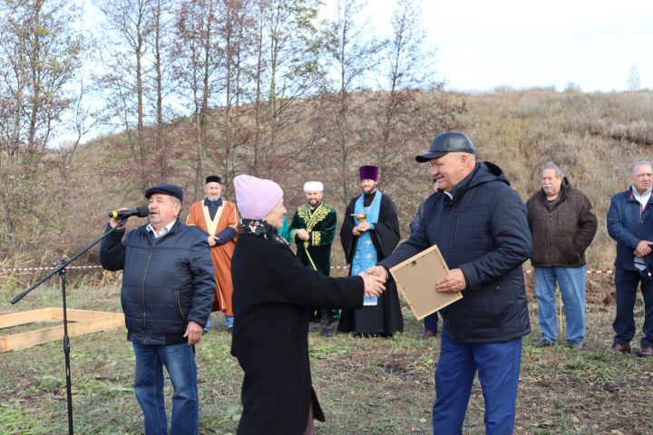 В Чистопольском районе обустроили родник « Таш чишмэ» (Фоторепортаж)