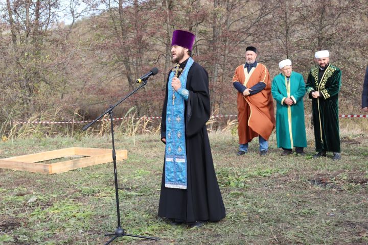 В Чистопольском районе обустроили родник « Таш чишмэ» (Фоторепортаж)