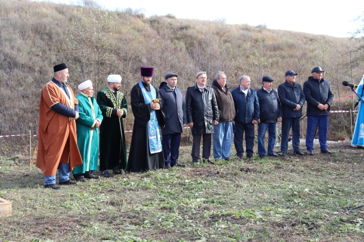 В Чистопольском районе обустроили родник « Таш чишмэ» (Фоторепортаж)