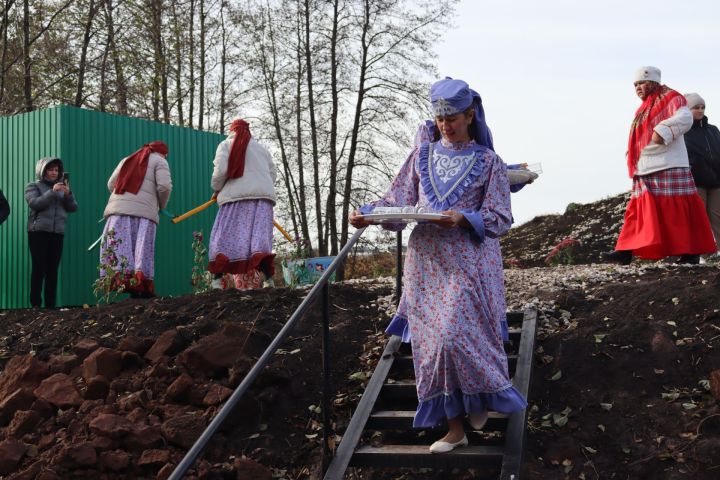 В Чистопольском районе обустроили родник « Таш чишмэ» (Фоторепортаж)