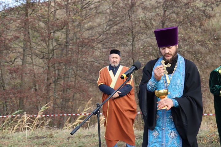 В Чистопольском районе обустроили родник « Таш чишмэ» (Фоторепортаж)