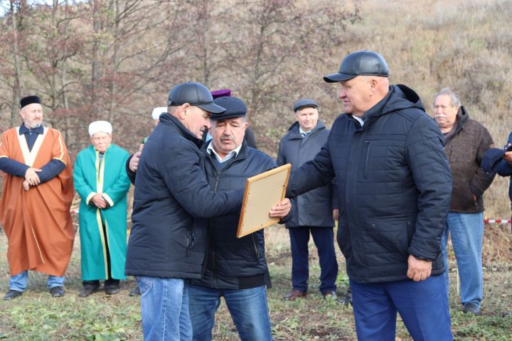 В Чистопольском районе обустроили родник « Таш чишмэ» (Фоторепортаж)