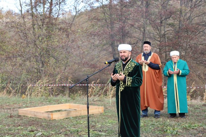 В Чистопольском районе обустроили родник « Таш чишмэ» (Фоторепортаж)