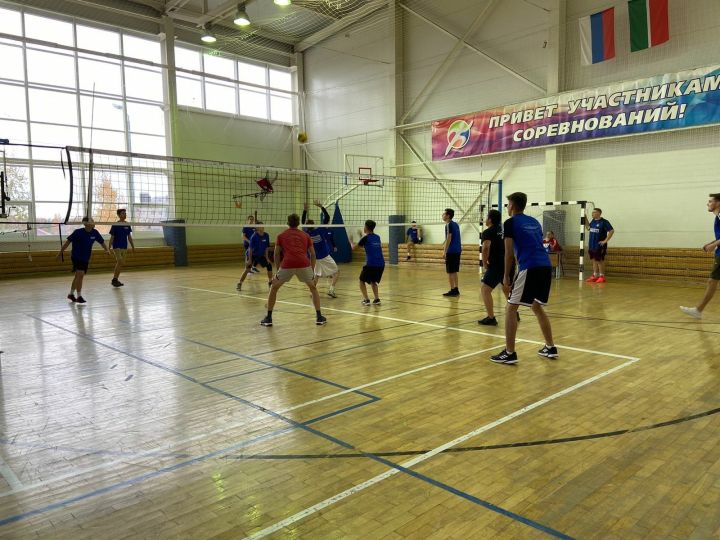 В Чистополе прошел финал турнира по волейболу среди студентов