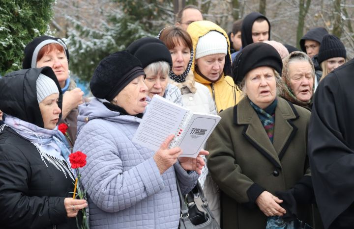 В день памяти жертв политических репрессий на чистопольском кладбище прошел молебен