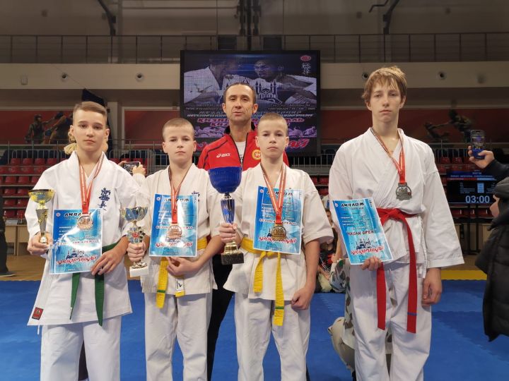 Чистопольские спортсмены завоевали медали на международном турнире по киокусинкай каратэ