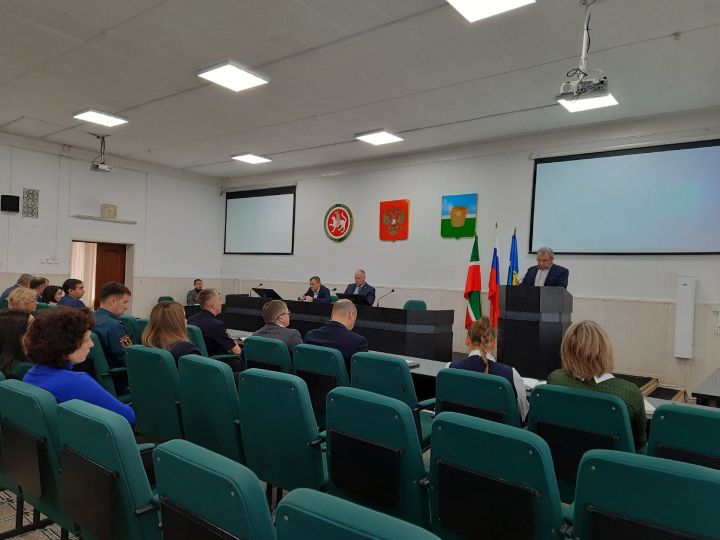 На повестке дня в чистопольском муниципалитете — работа спортшколы «Лидер», состояние дел в АПК и оперативная обстановка за неделю