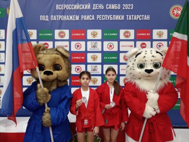 Чистопольские спортсменки в числе победителей республиканского соревнования по самбо