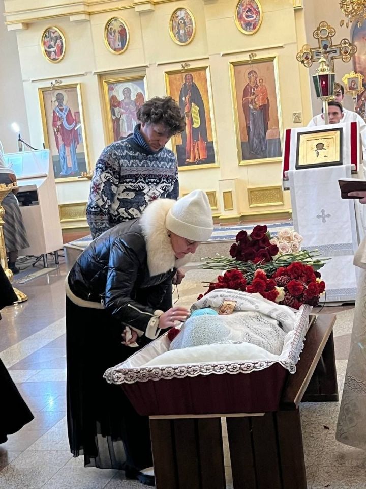 В Нижнекамске простились с Викторией Зубаревой, которую жестоко убил бывший священник