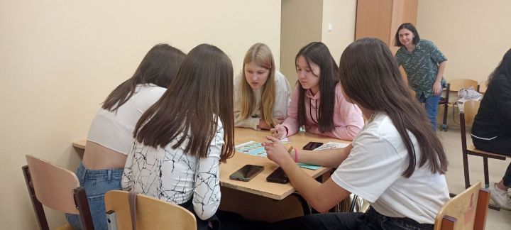 Для чистопольских студенток провели квиз «Дружба народов»