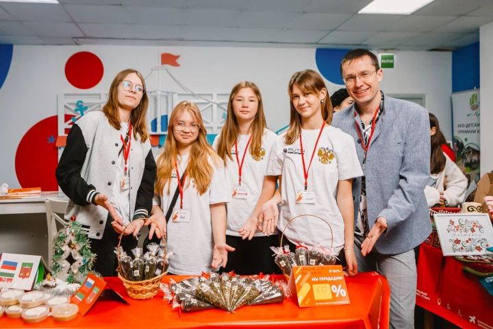 Юные предприниматели из Чистополя представили свою продукцию на благотворительной ярмарке в Казани