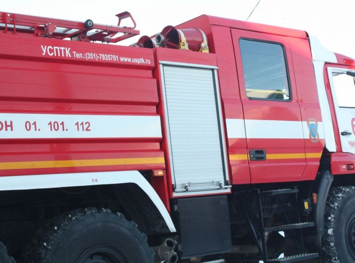 В Челнах пожарные  спасли  бабушку и беременную женщину