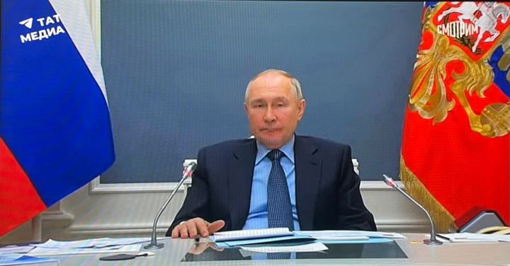 Президент России поблагодарил Татарстан за поставку кадров на федеральный уровень