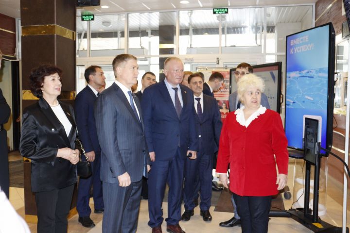 Исполняющий обязанности Премьер-министра Татарстана ознакомился с деятельностью предприятий Чистопольского района