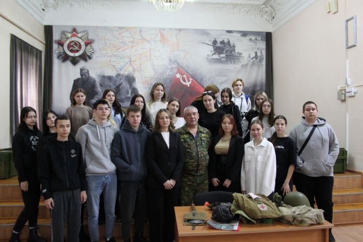 Для чистопольских студентов провели экскурсию, приуроченную Великой Отечественной войне