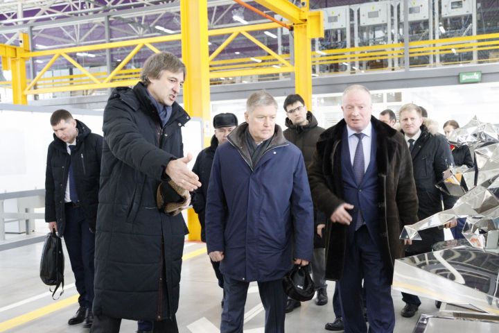 Исполняющий обязанности Премьер-министра РТ Рустам Нигматуллин посетил чистопольское предприятие «Бетар»