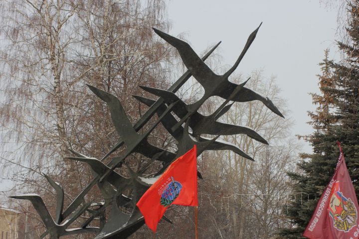 В Чистополе состоялся митинг, посвященный 34-й годовщине вывода советских войск из Афганистана