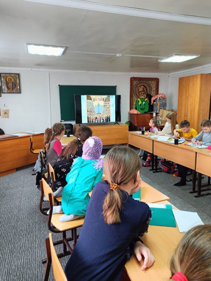 Воспитанники чистопольской воскресной школы посмотрели видеосюжет «Мультикалендарь: Григорий Палама»