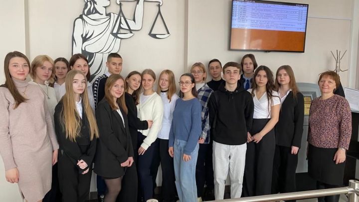 На экскурсии в суде побывали чистопольские гимназисты