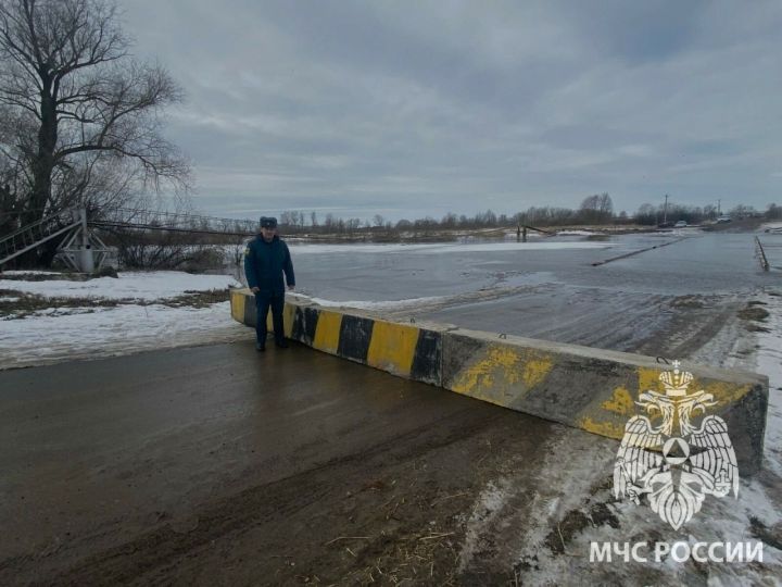В Новошешминском районе мост ушел под воду