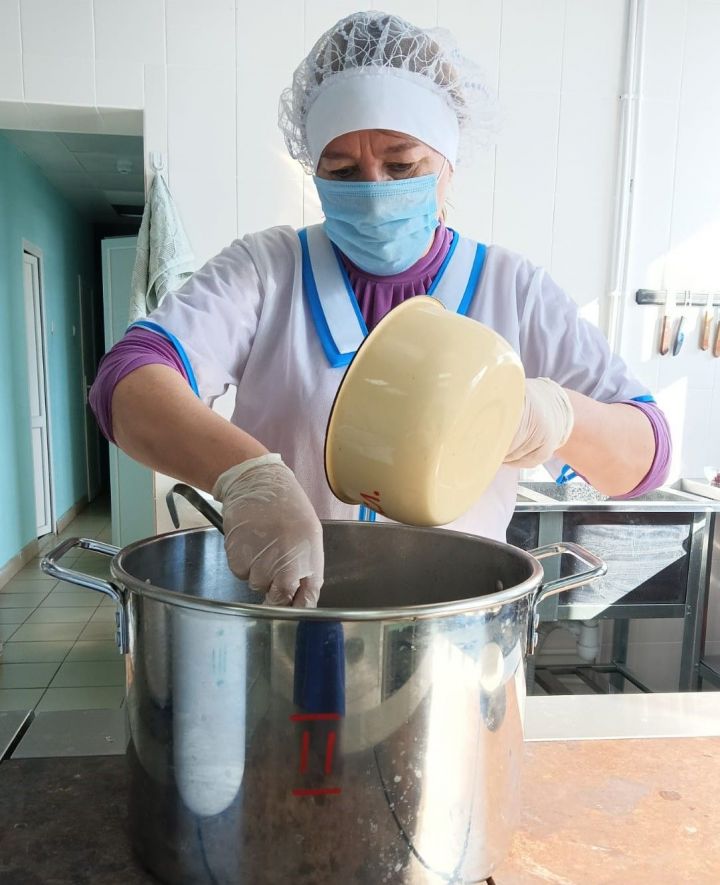 В Чистопольском районе по республиканской программе отремонтировали пищеблоки в 7 школах