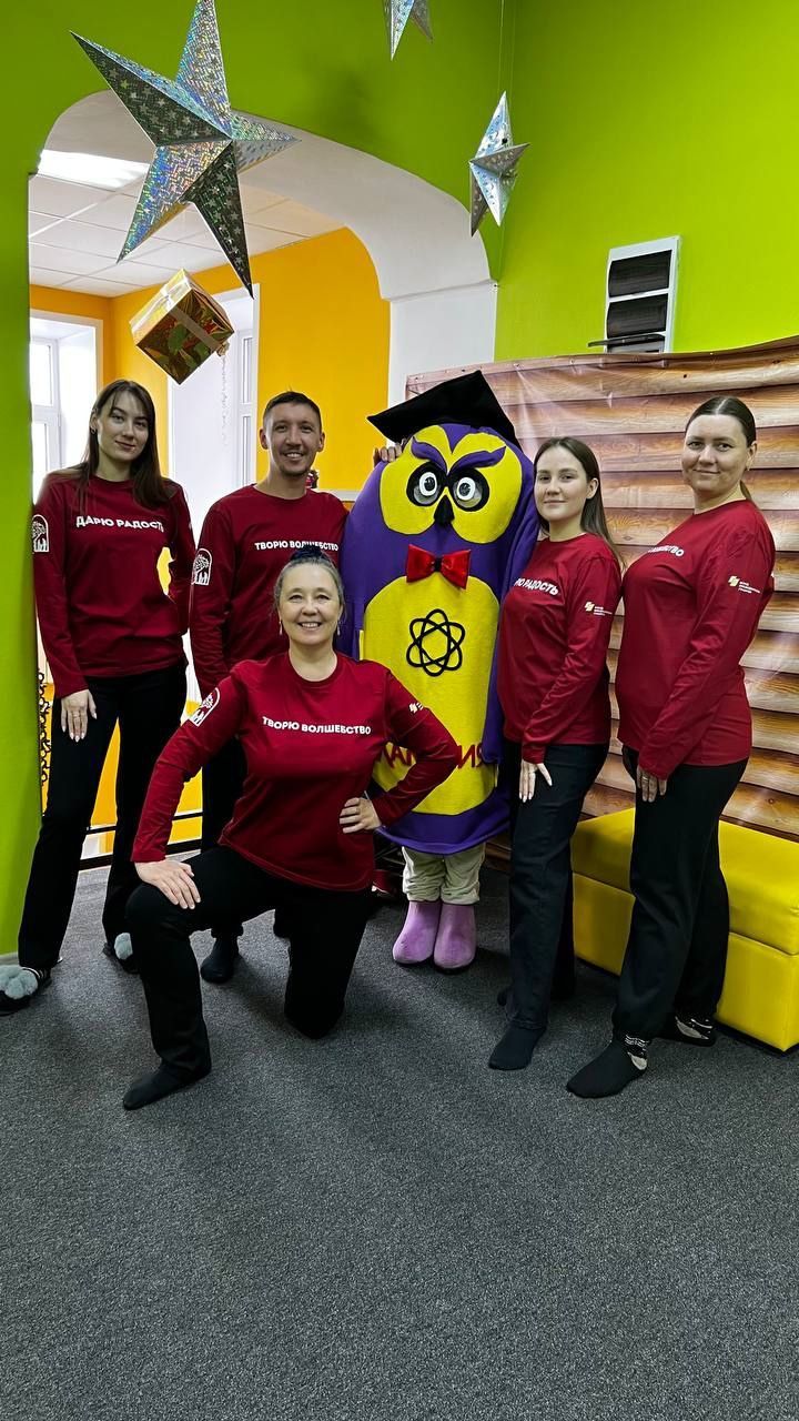 Үзгә балаларга шатлык бүләк итәләр