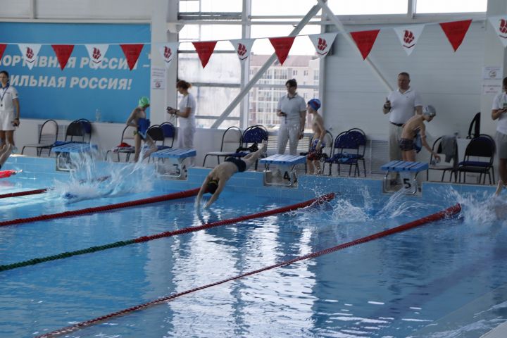 В Чистополе прошли соревнования по плаванию «Лидер Закамья»