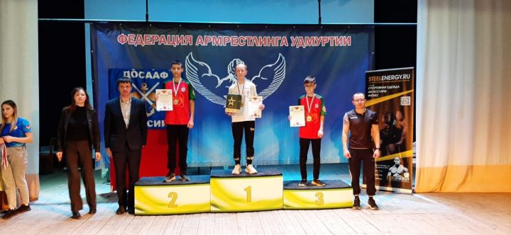 Чистопольские спортсмены завоевали медали на Кубке Республики Удмуртия по армрестлингу