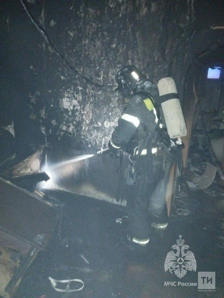 В РТ огнеборцы  спасли 62-летнего мужчину из горящей квартиры