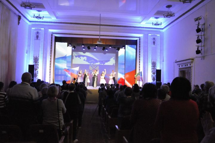 Благотворительный концерт в Чистополе собрал полный зал (фоторепортаж)