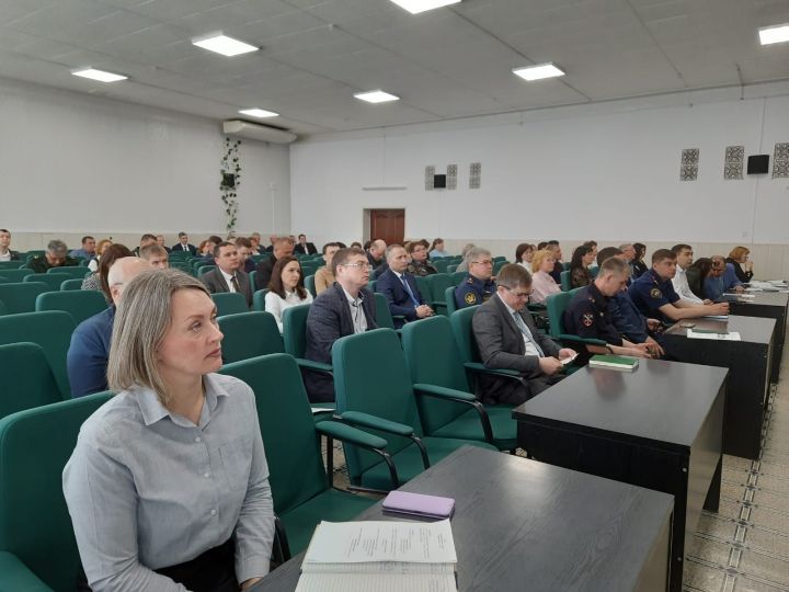 Дмитрий Иванов призвал чистопольцев принять активное участие во Всероссийском субботнике