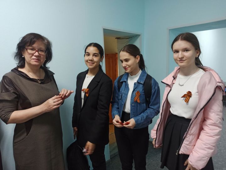 Чистопольские школьники присоединились к патриотической акции «Георгиевская ленточка»